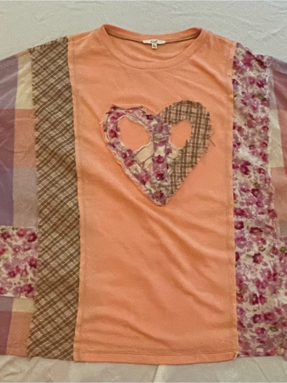 easel Peace Heart Patchwork Top - Picture 7 of 8
